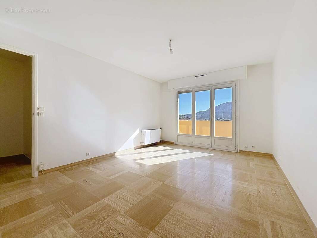 Appartement à SAINT-MARTIN-DU-VAR