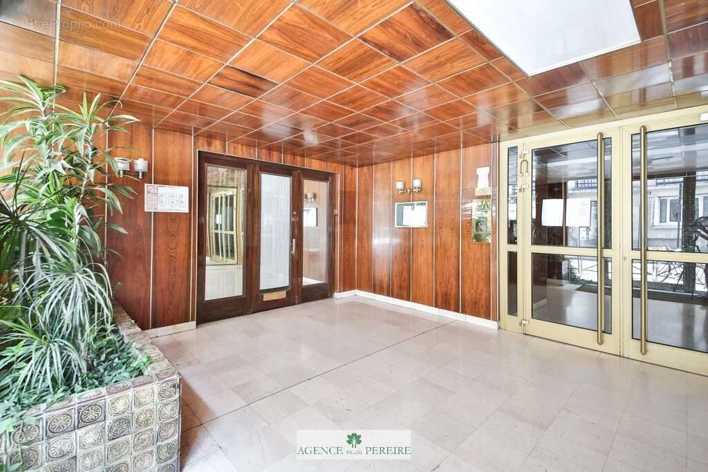 Appartement à PARIS-17E