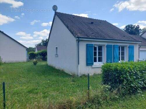 Maison à VALLON-EN-SULLY