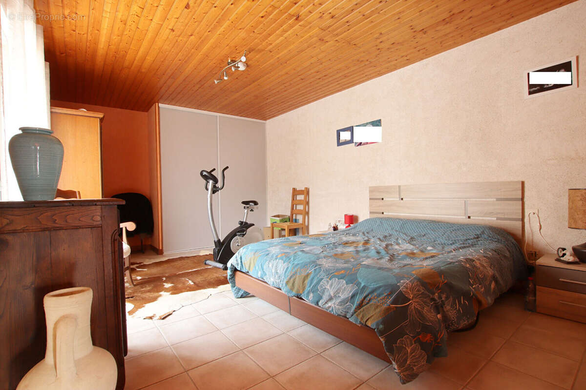 Maison familiale 7 pièces avec piscine ? La Crèche (15 min de Niort) - photo 13