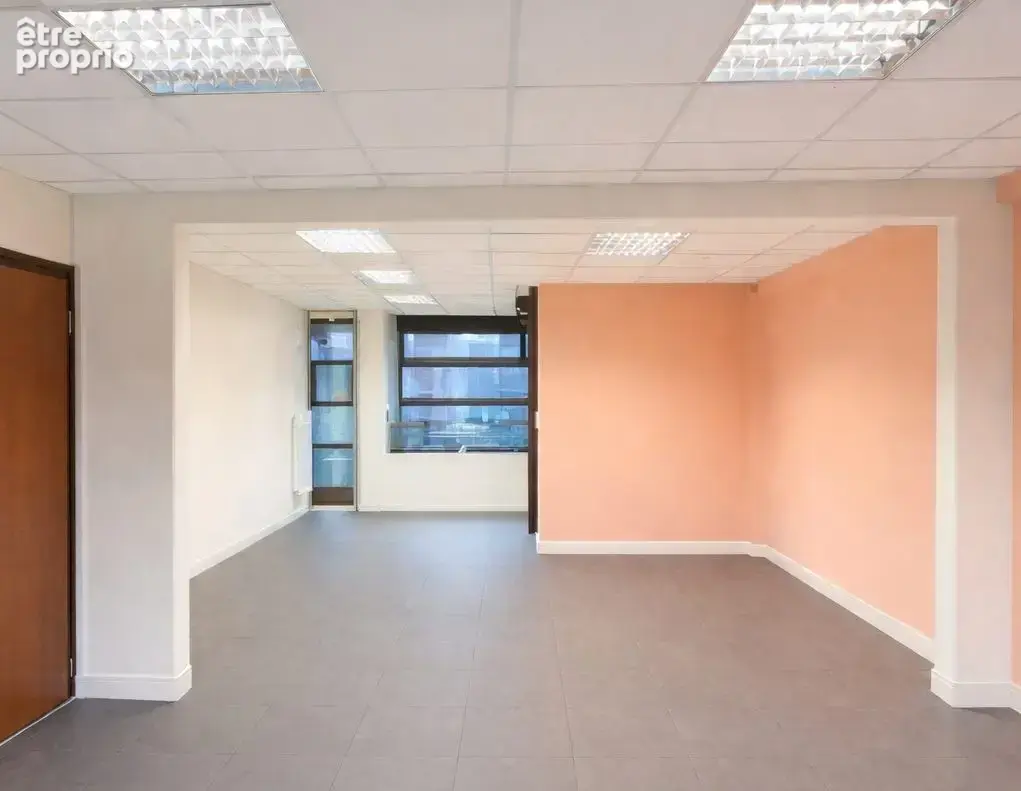 Commerce 96 m² à Paris-20e  - photo 2