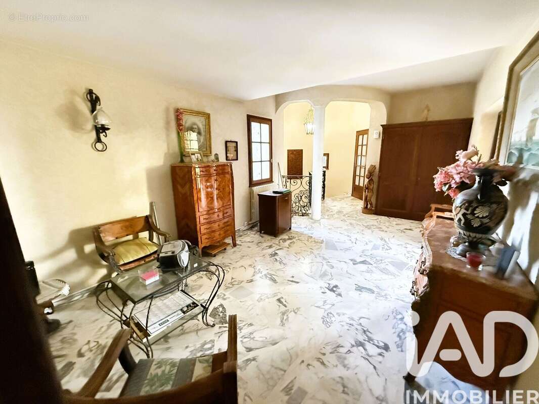 Photo 5 - Maison à LA GARDE-ADHEMAR