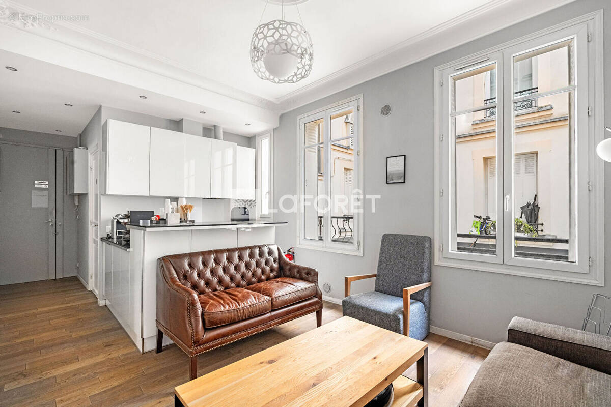 Appartement à PARIS-17E