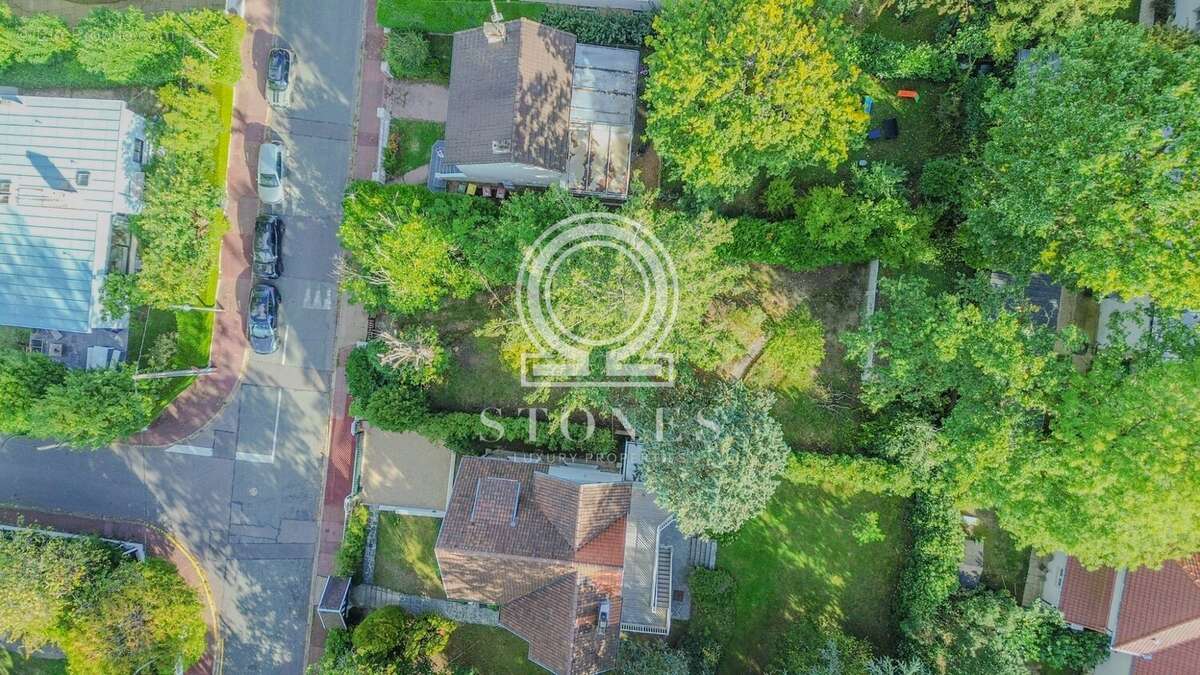 Terrain à LA CELLE-SAINT-CLOUD