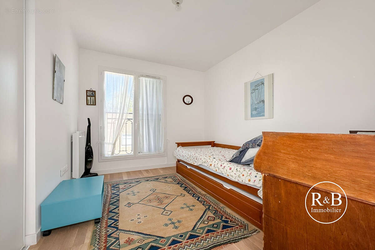 Appartement à LES CLAYES-SOUS-BOIS