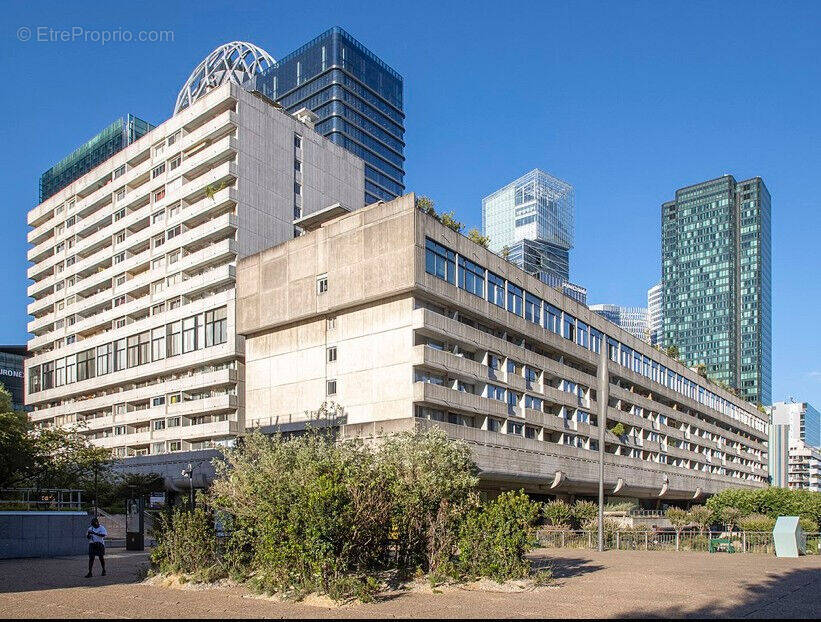 Appartement à COURBEVOIE