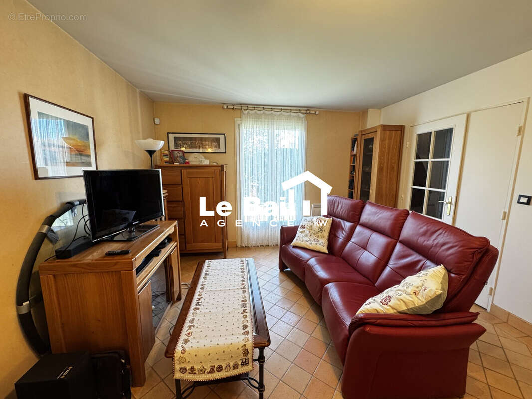 Maison 131 m² à Osny  - photo 8