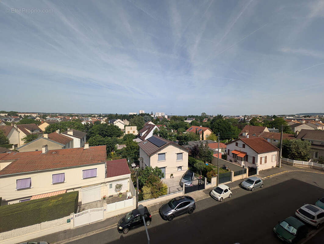 Appartement à HOUILLES