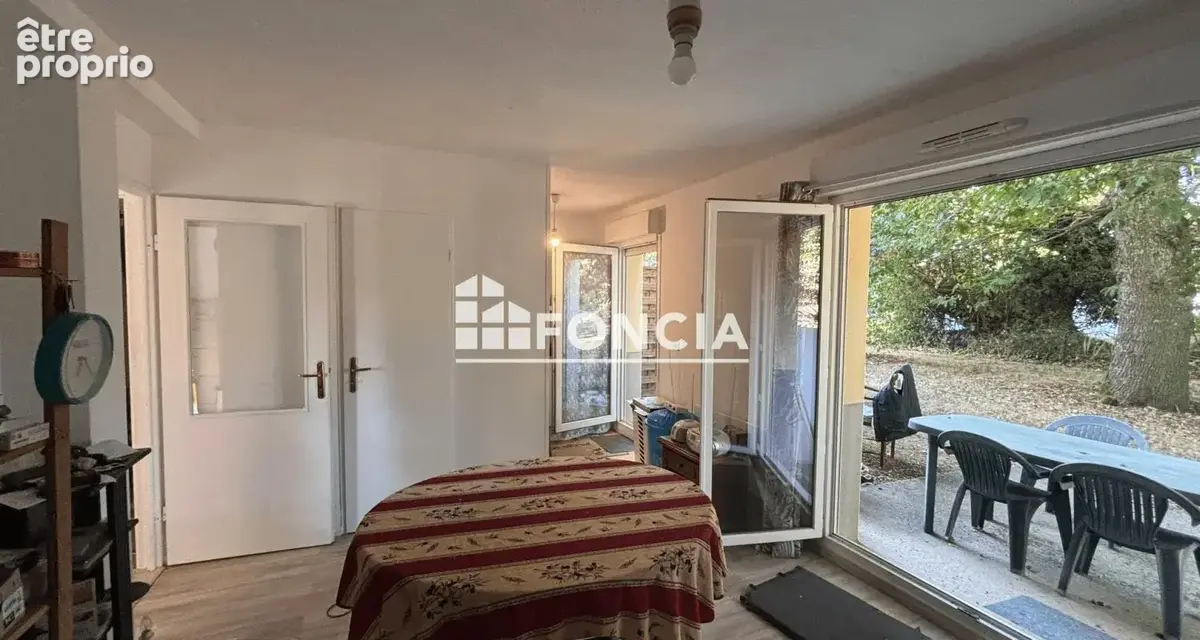 Bannalec - Proche Bourg - Au Calme - Appartement T2 - Rez-de-Jardin - Place de Parking - Cave - Locataire en Place - photo 1