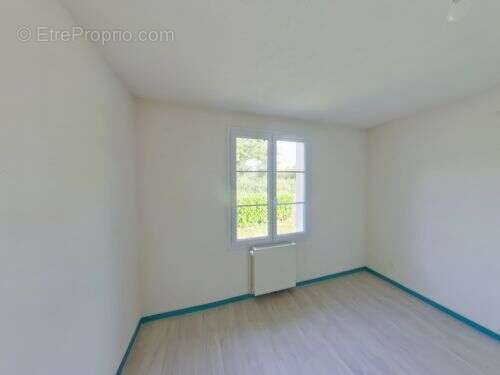 Maison à VALLON-EN-SULLY