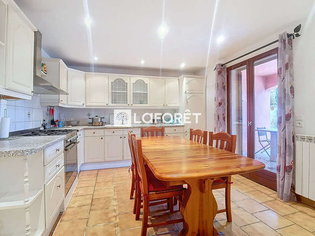 Maison familiale avec piscine, beaux volumes et espace indépendant - photo 14