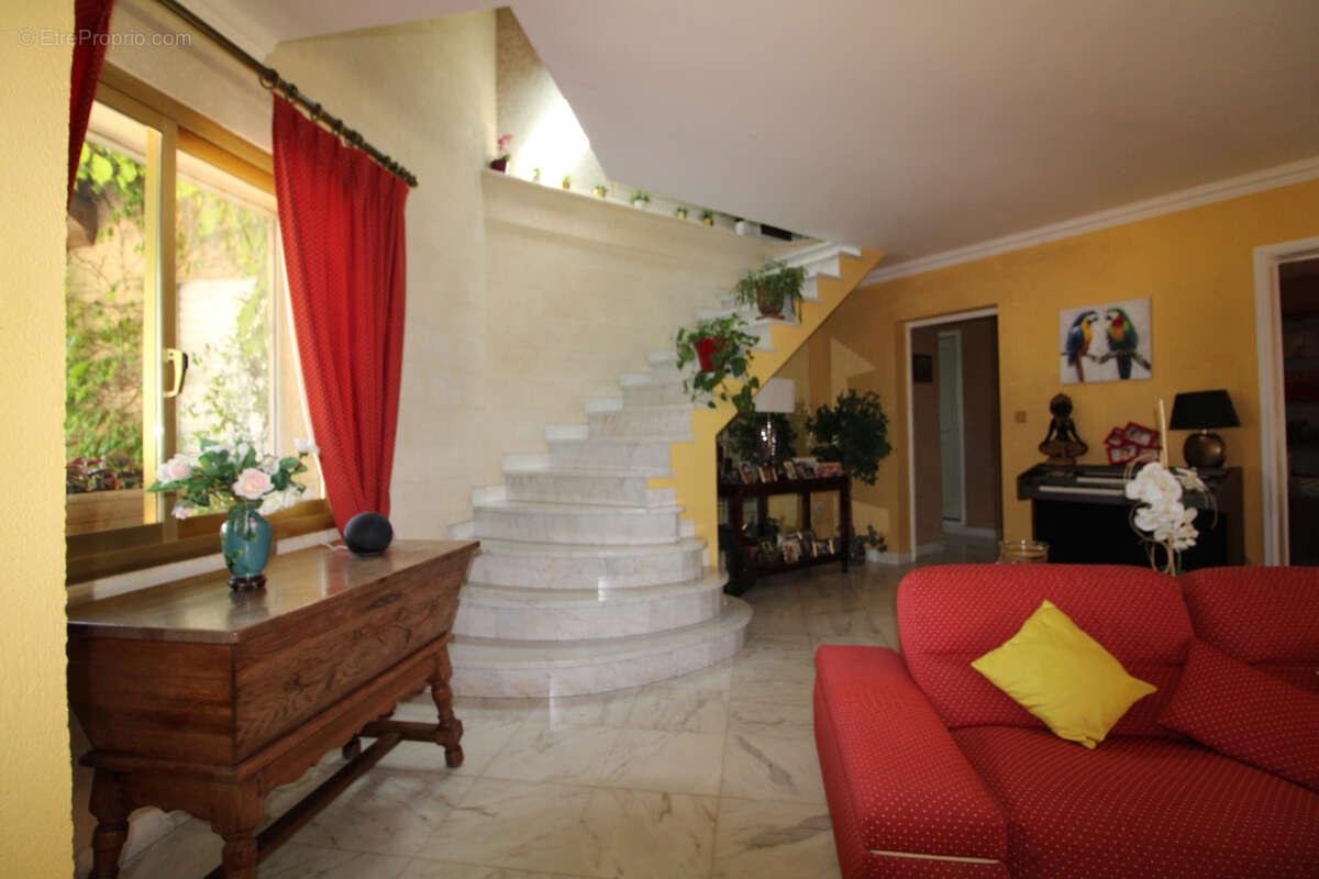 Maison à RIBAUTE-LES-TAVERNES