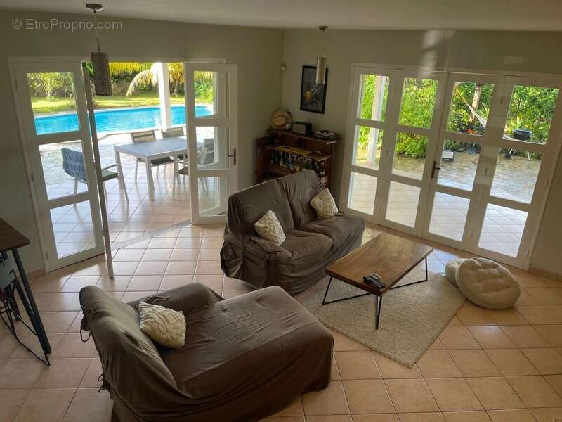 Maison à BAIE-MAHAULT