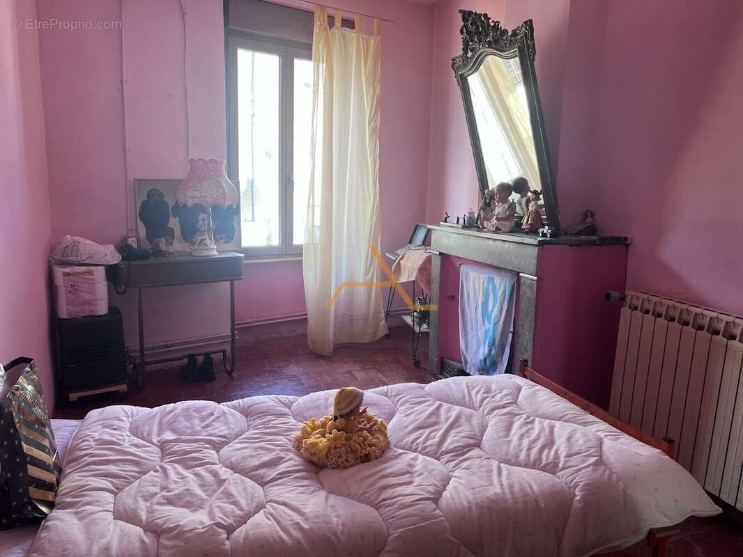 Maison centre village - photo 8