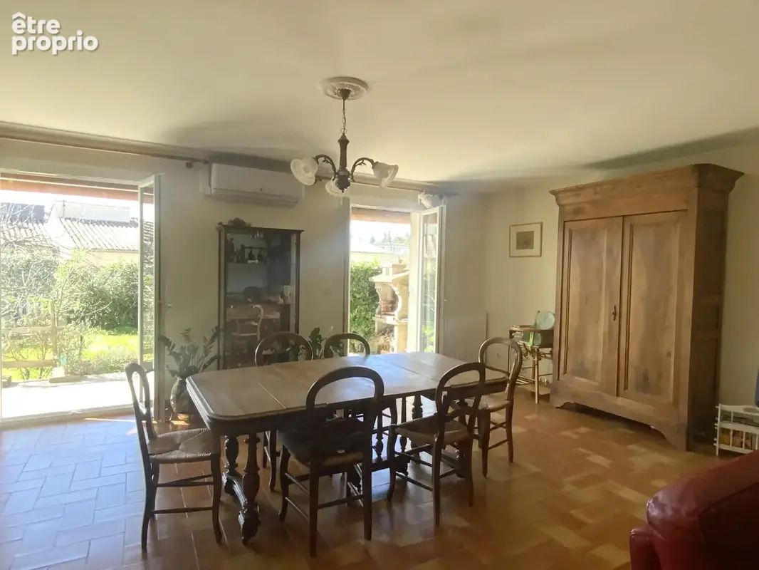 Maison de ville à pieds de tous commerces. - photo 2