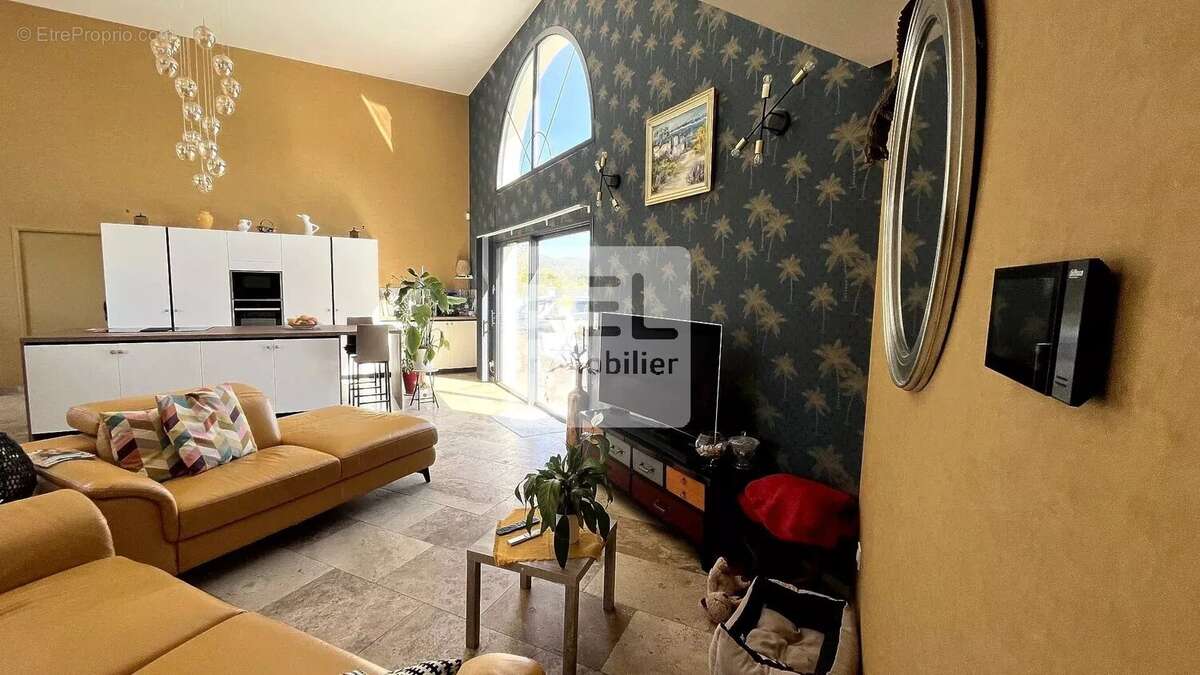 Maison à GOUDARGUES