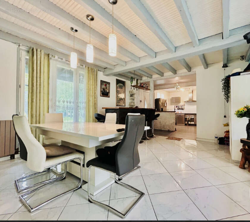 Maison à BONNAC-LA-COTE