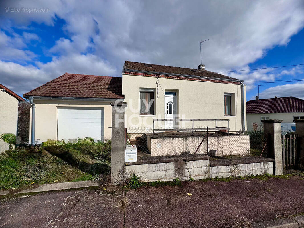 Maison à LE CREUSOT