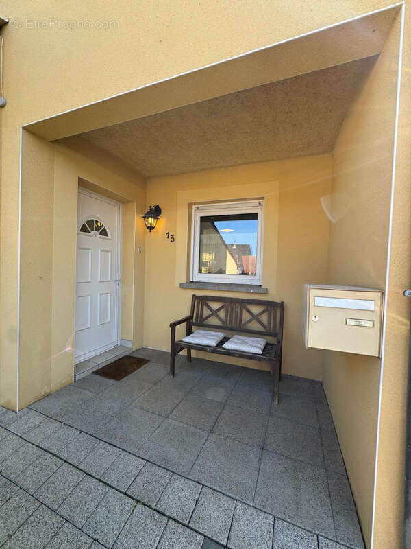 Maison 117 m2   3 chambres + grande terrasse   197 000 € - photo 4