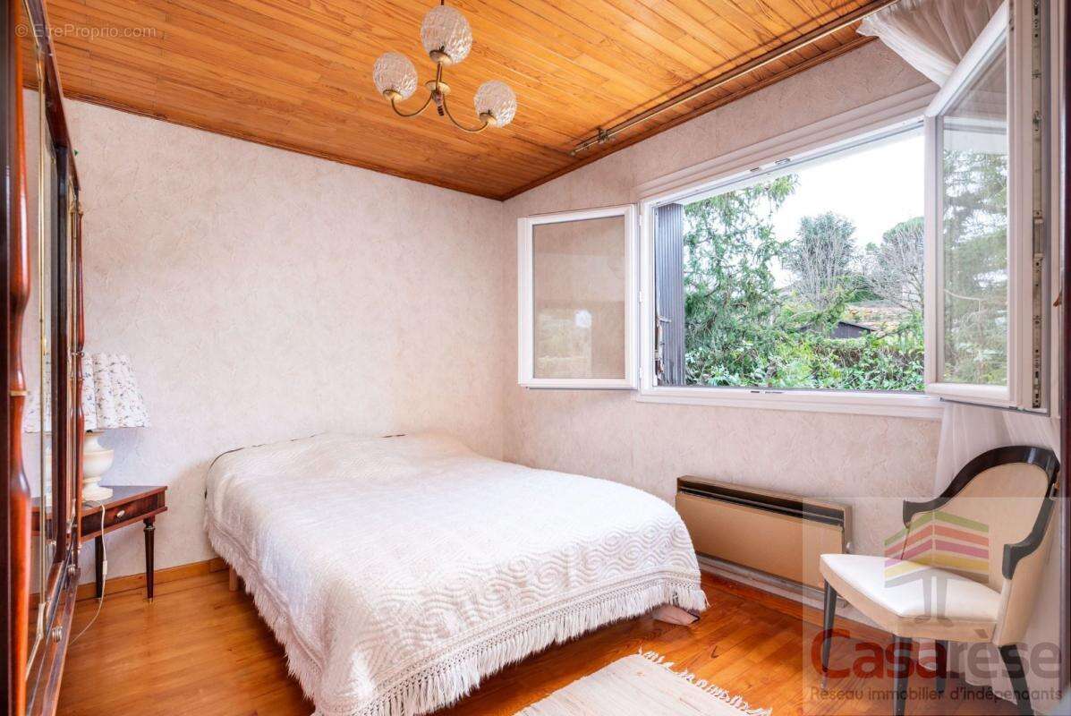 Maison 138 m² à Communay  - photo 10