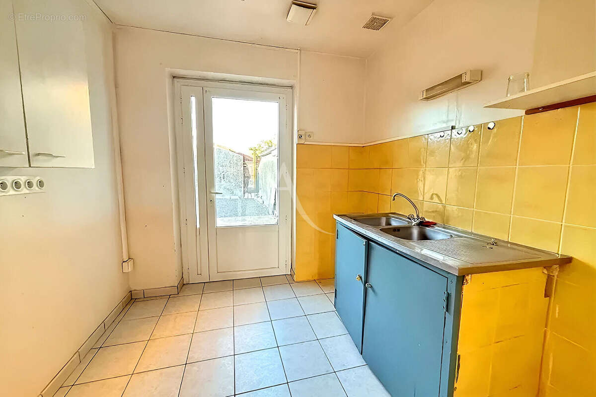 Maison à CHAMPAGNE-LES-MARAIS