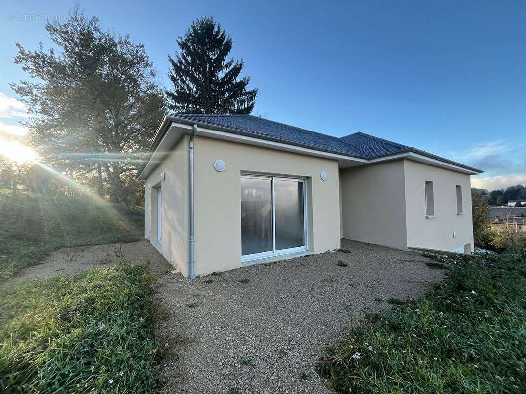 Maison à RIEUPEYROUX
