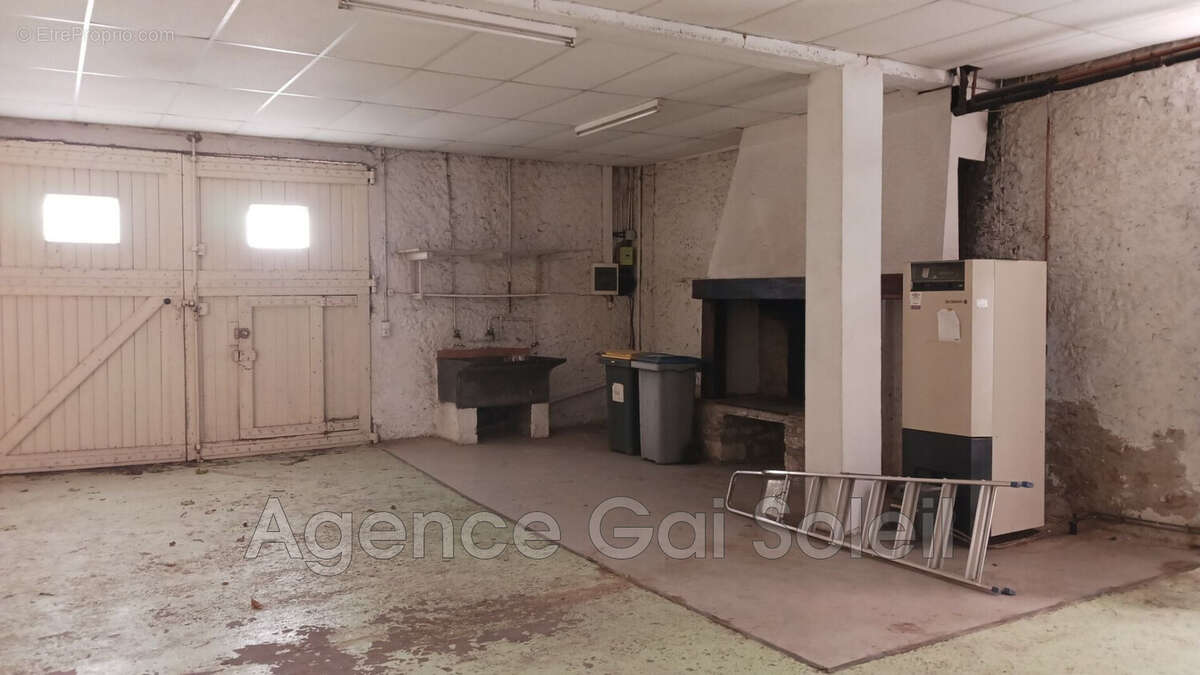 Maison à NISSAN-LEZ-ENSERUNE