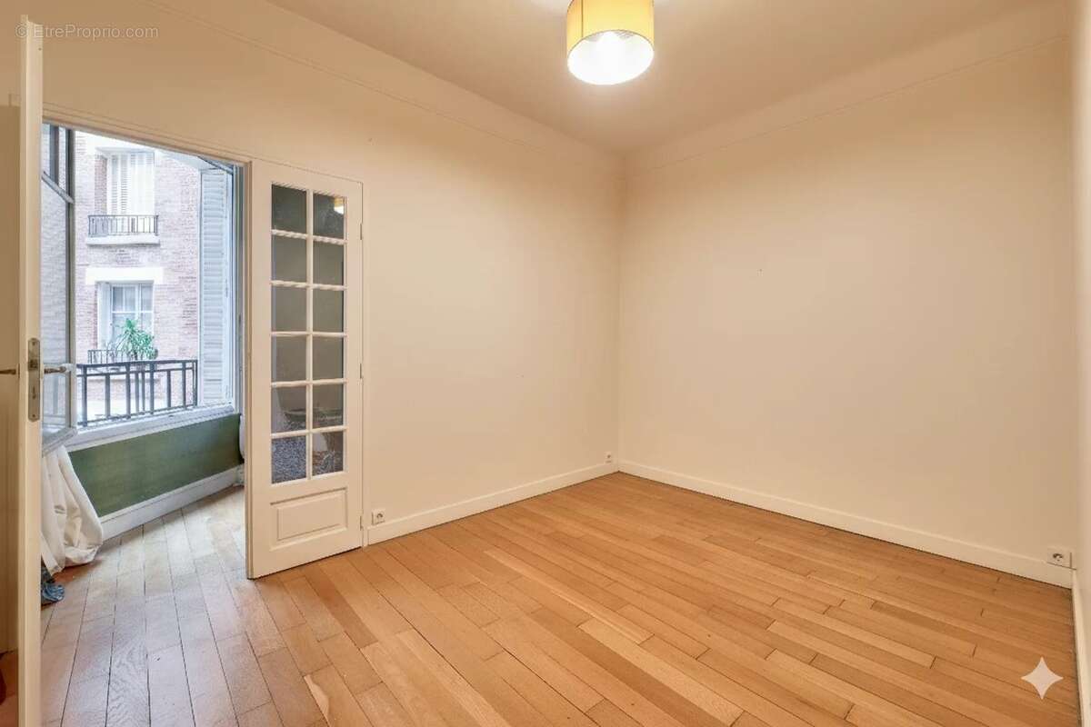 Appartement à PARIS-20E