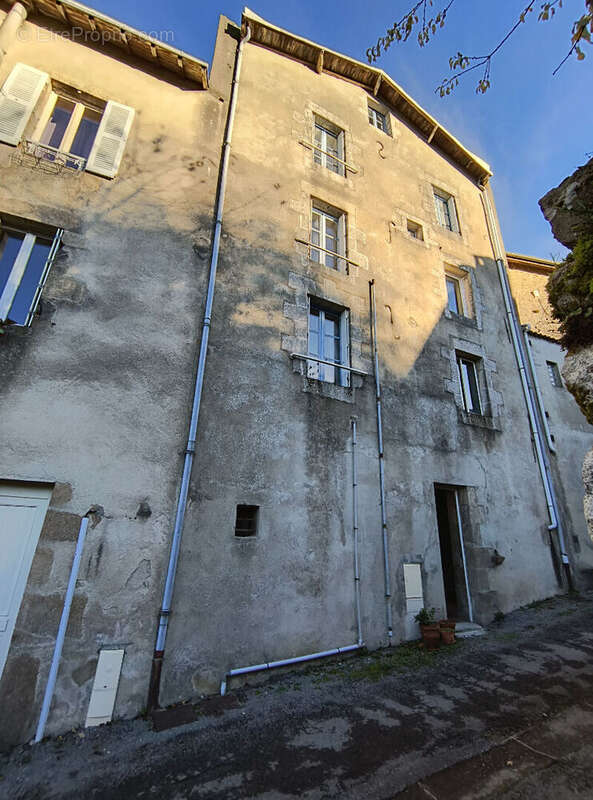 Maison à BESSINES-SUR-GARTEMPE