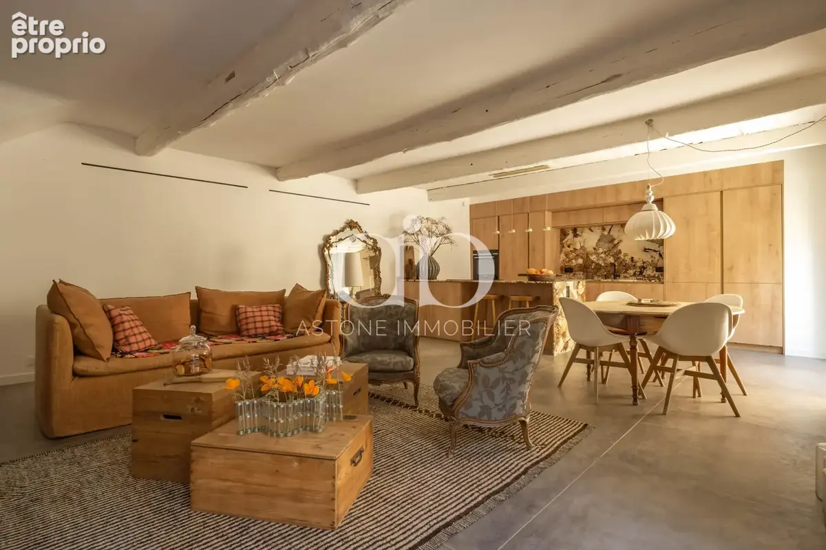 Maison de village en pierre de taille du XVIII siècle rénovée, avec piscine - photo 6