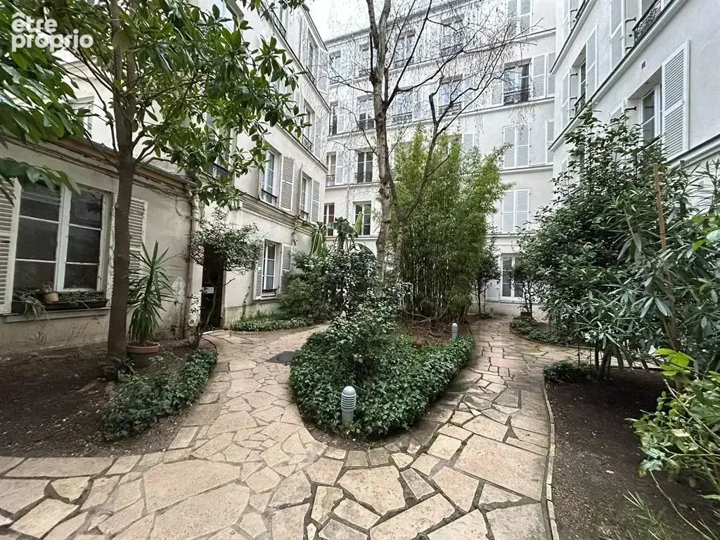 LOCAL pour pied à terre ou bureau - photo 1
