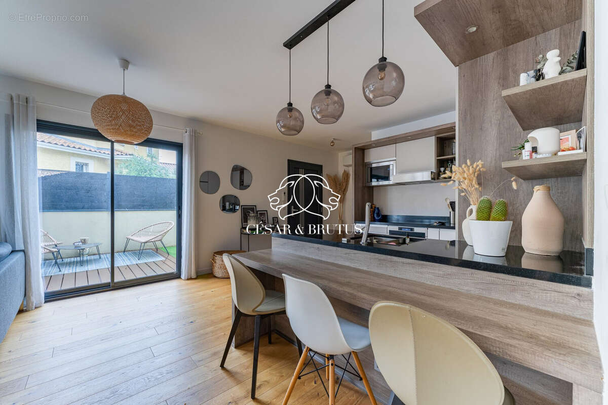 Appartement à SAINT-GENIS-LES-OLLIERES