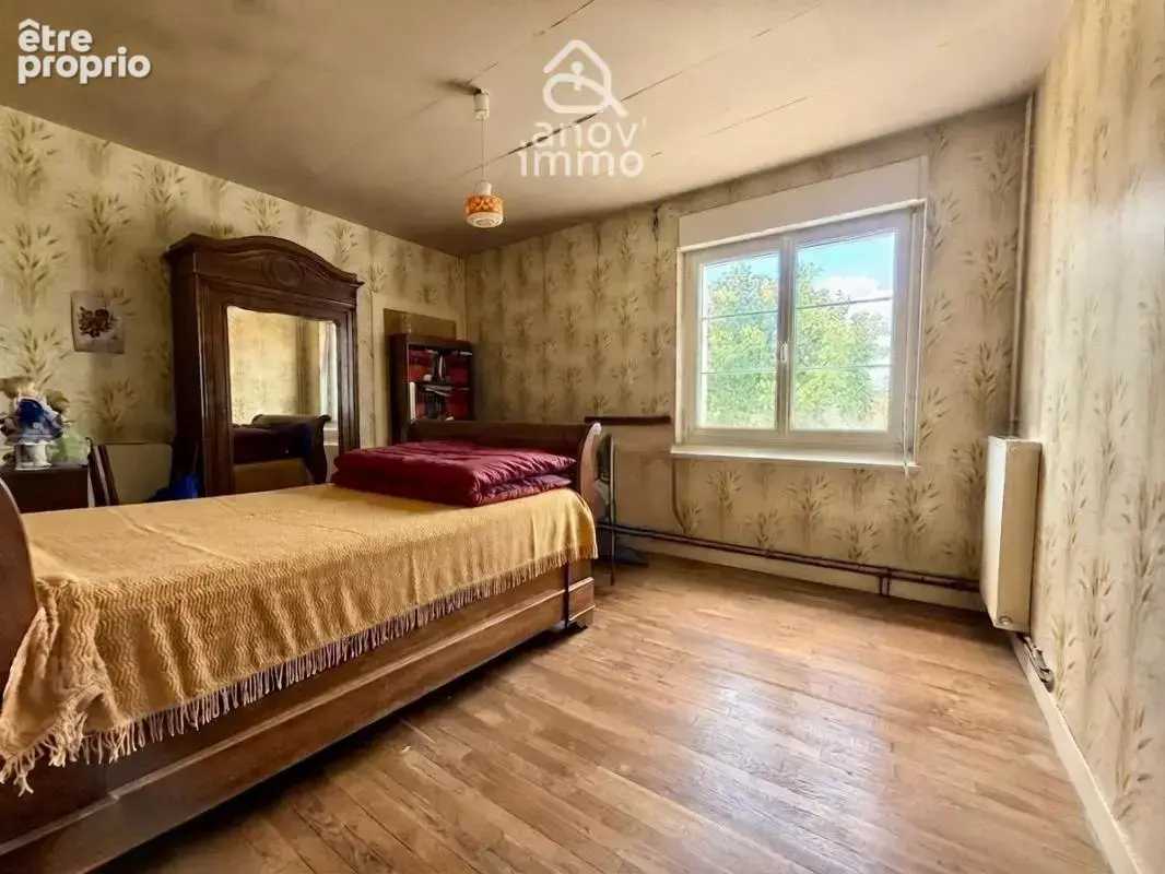 Maison familiale avec nombreuses dépendances à CHAMPNIERS - photo 9