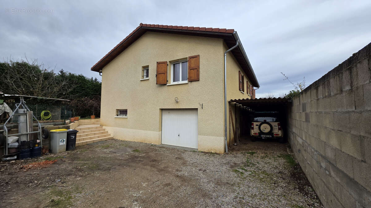 Maison à CHARVIEU-CHAVAGNEUX