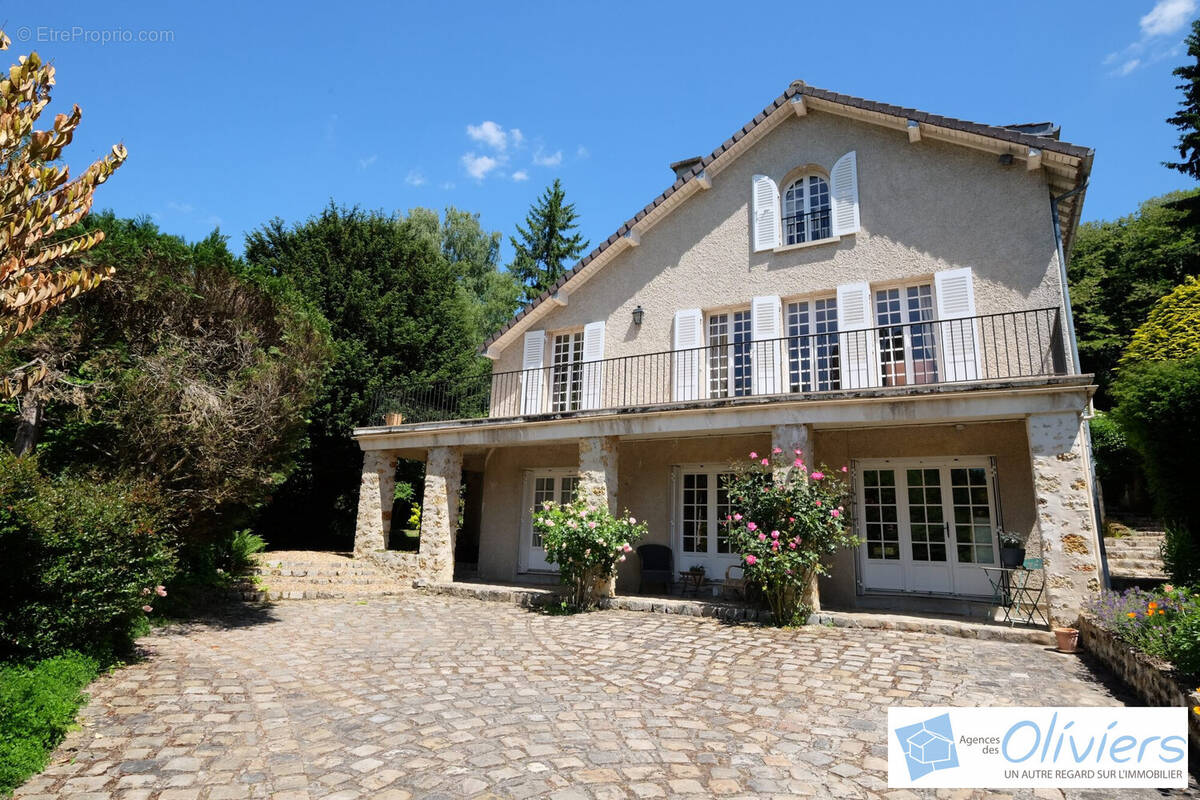 Maison à MILON-LA-CHAPELLE