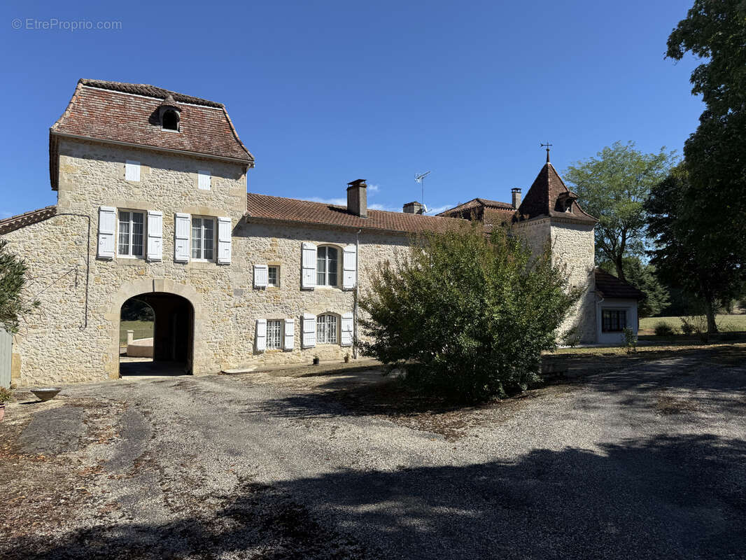 Propriété avec dépendances sur 9ha proche de Montréal du Gers - photo 4