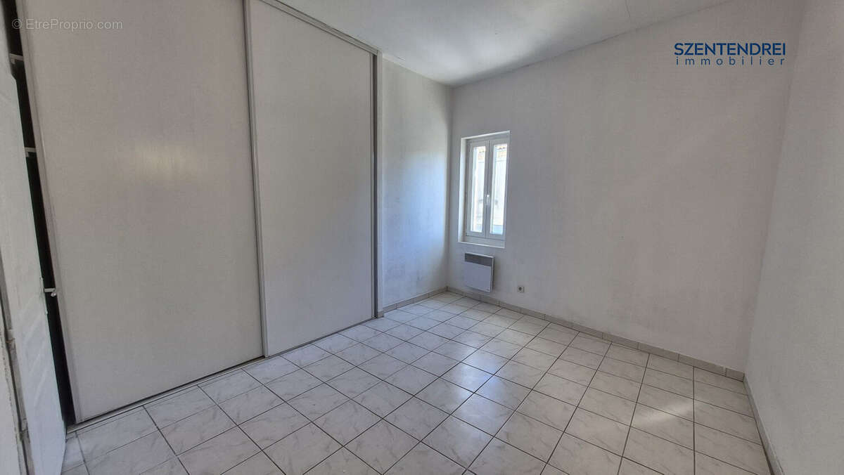 Appartement à LUNEL-VIEL