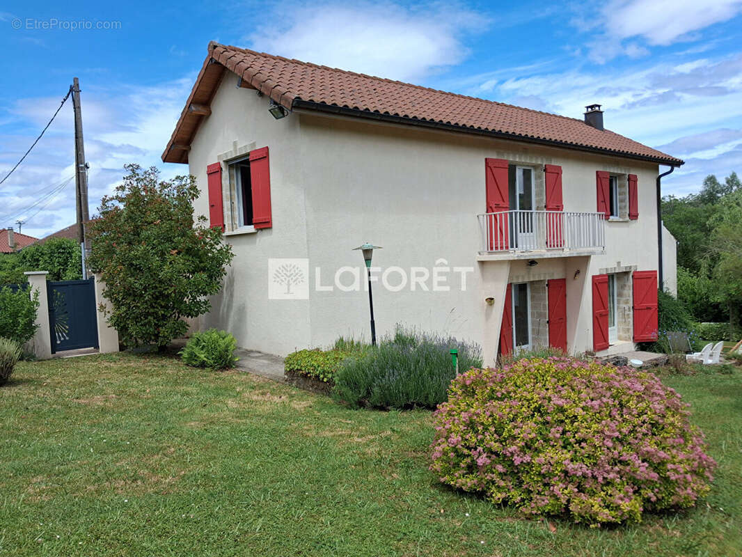 Maison à MONTFLEUR