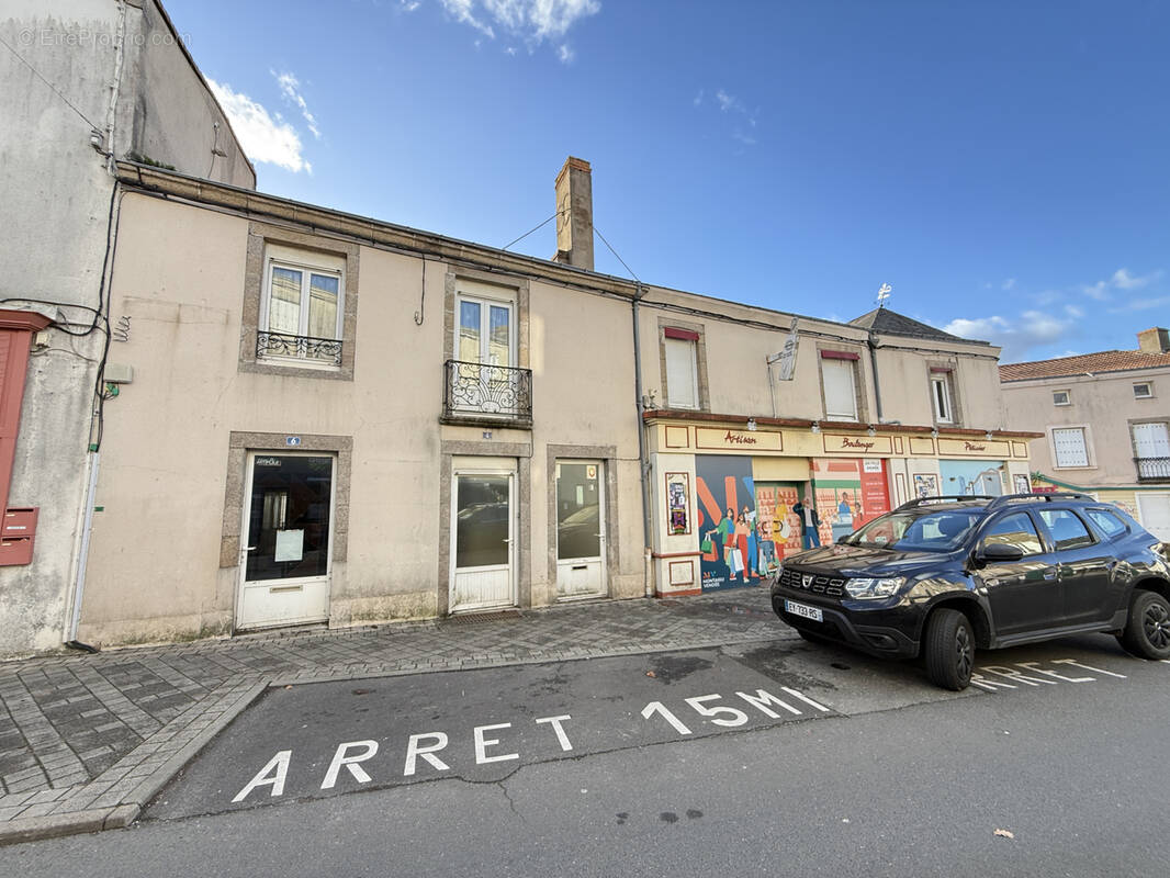 Commerce à MONTAIGU