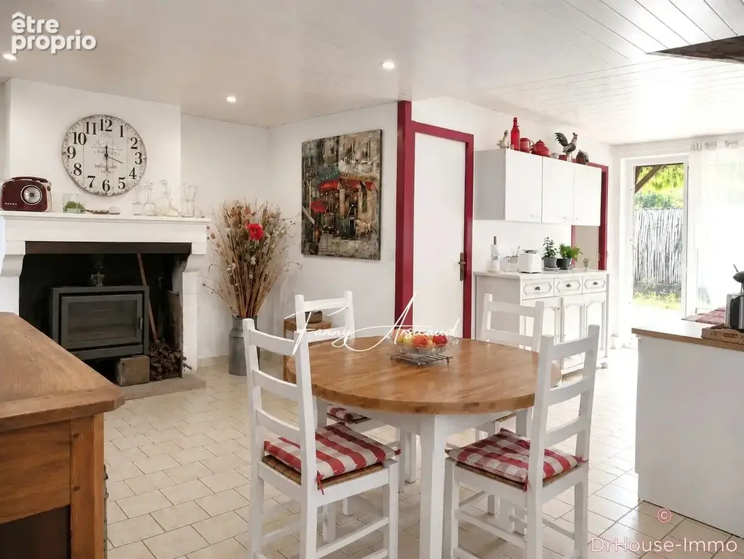 Maison 142 m² à Saint-Sigismond  - photo 12