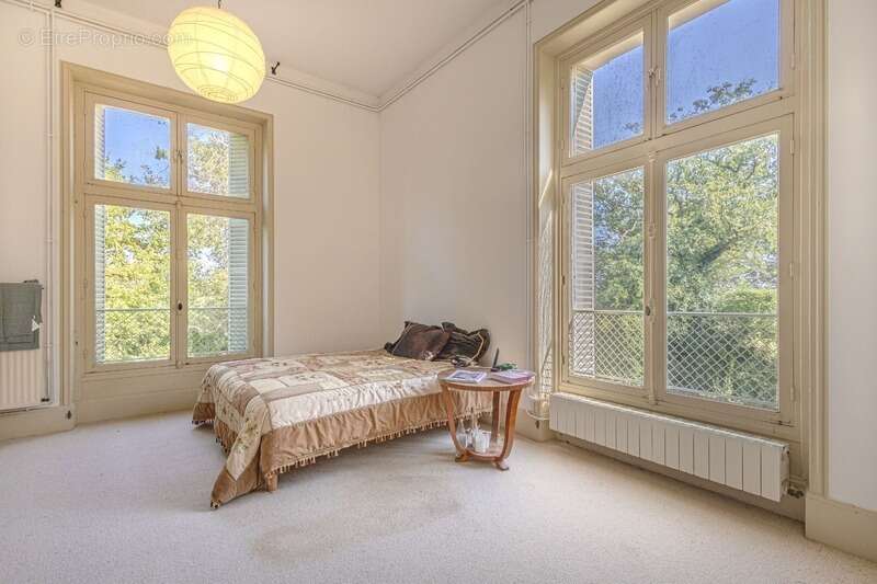 Maison à LA GUERCHE-SUR-L'AUBOIS