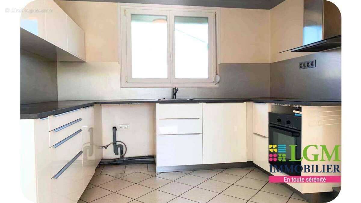 Longwy: Charmante Maison avec trois chambres, garage et terrain - photo 4