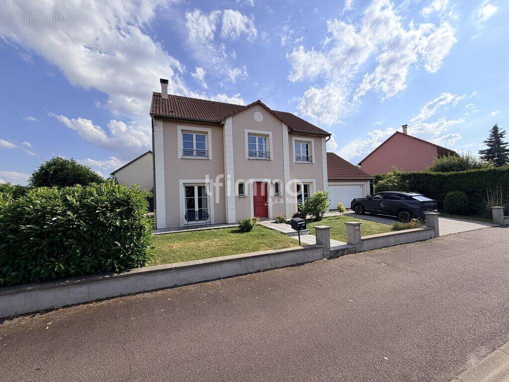 Maison à VOLMERANGE-LES-BOULAY