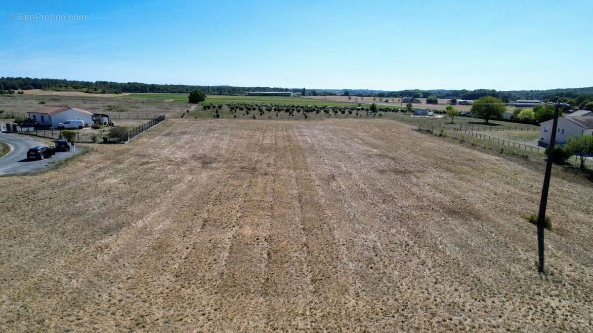 Terrain à BRANTOME