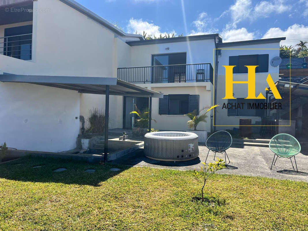 Maison à LES TROIS-BASSINS