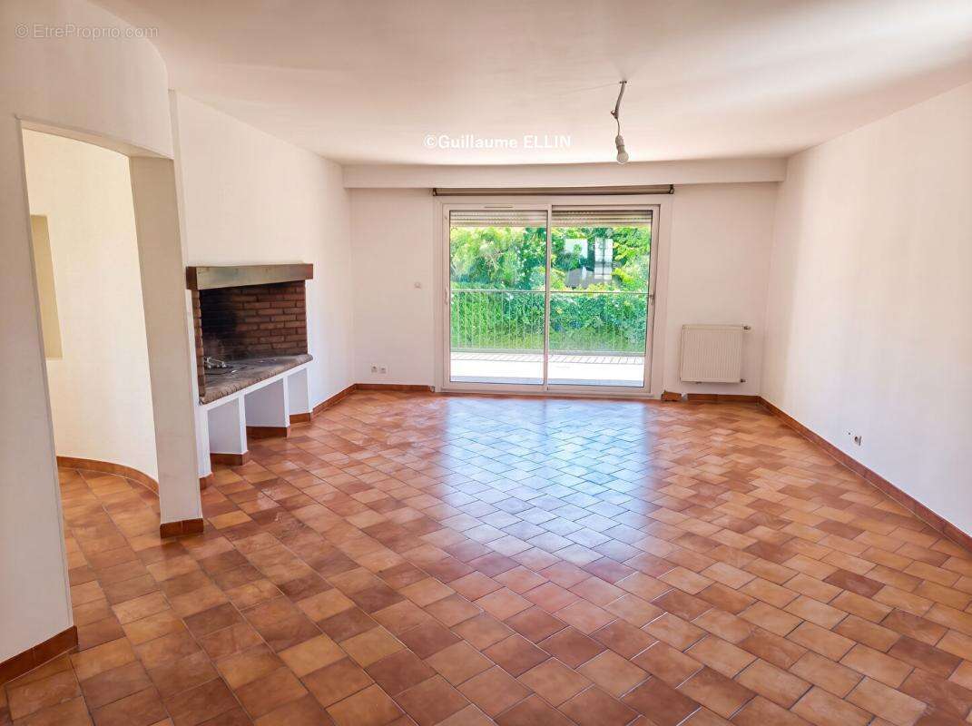 Grande maison avec piscine - photo 2