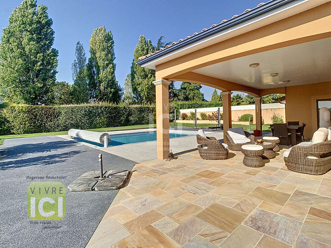 Maison de plain-pied 163.85 m2 - photo 2