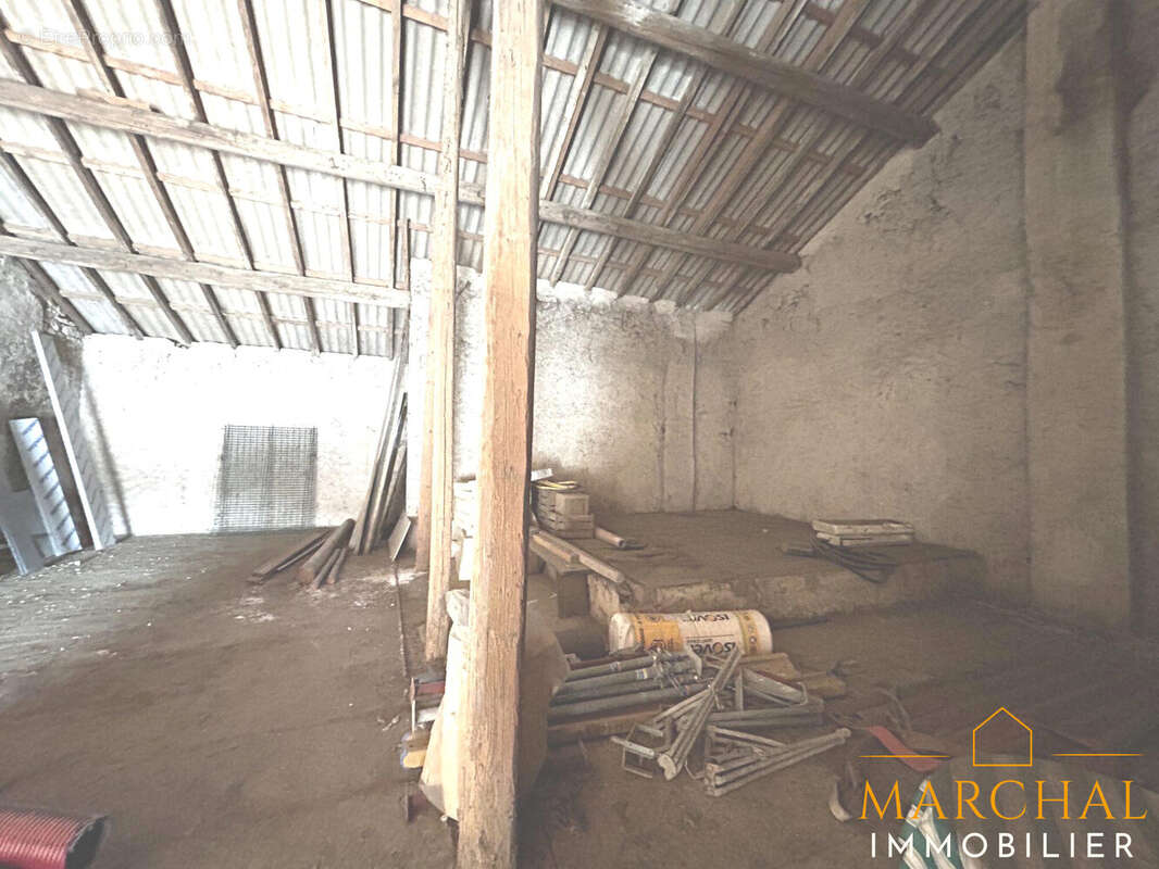 Maison à SERVIGNY-LES-SAINTE-BARBE