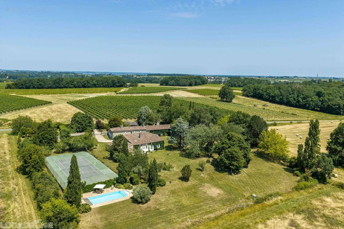 Superbe domaine de campagne avec trois habitations, piscine et court de tennis à seulement vingt minutes de Saint-Émilion - photo 4