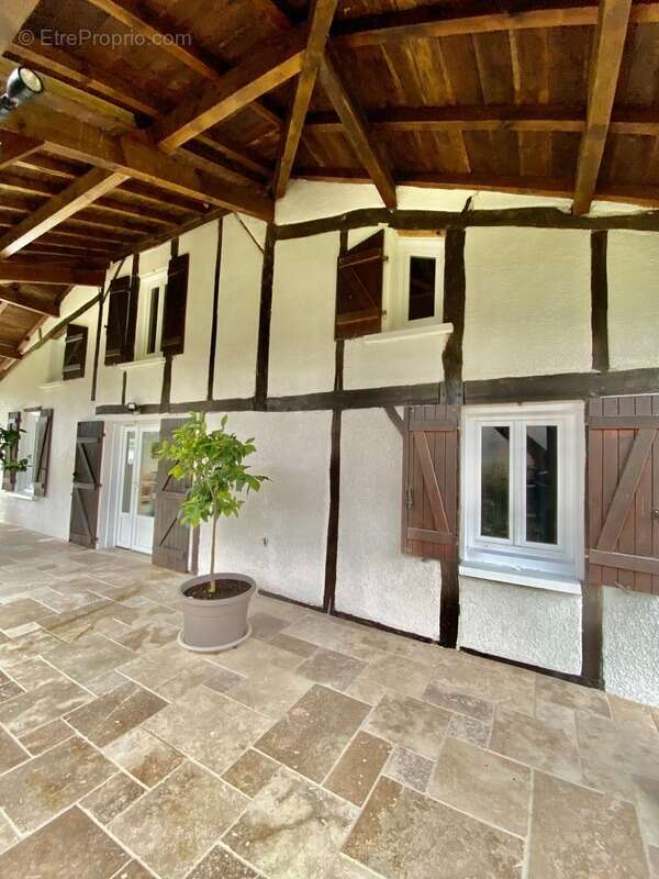 Magnifique fermette renovee avec piscine et dependances sur terrain de 5000 m2 a ygos - photo 3